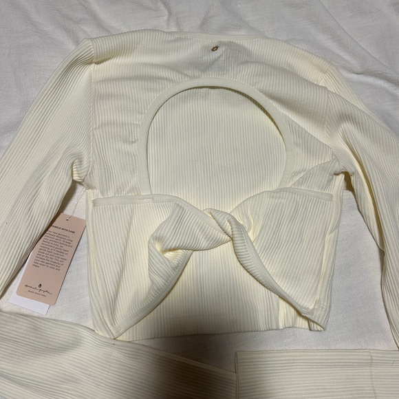 NWT Spiritual Gangster Serene Twist Back Top White - Picture 4 of 4